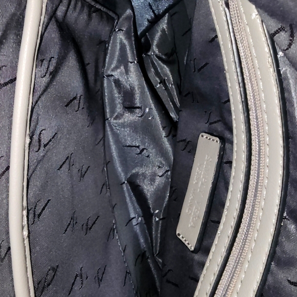 Elegant Simply Vera Gray Shoulder Bag with Croc-Embossed Design - Picture 7 of 12